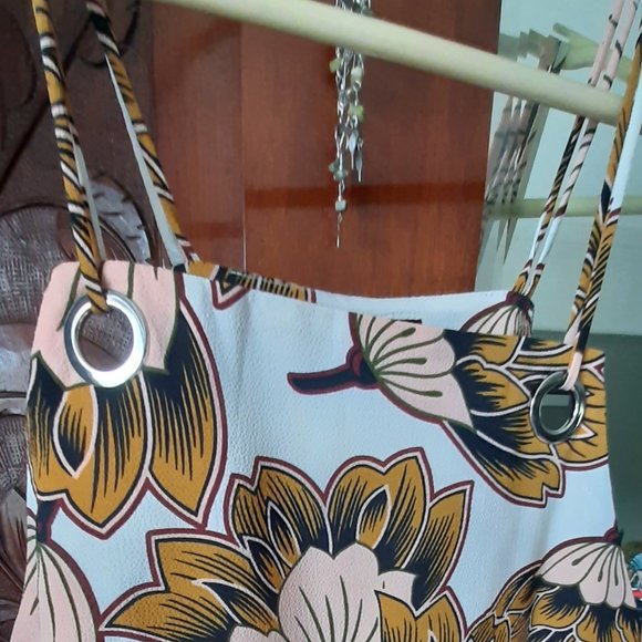 Mustard Coloured Shirt and Singlet Set Size 10/12 - Picture 5 of 11